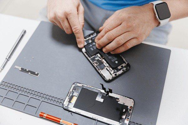 iPhone screen and battery repair