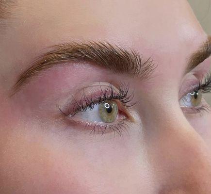 Long curled and healthy natural lashes from a removal