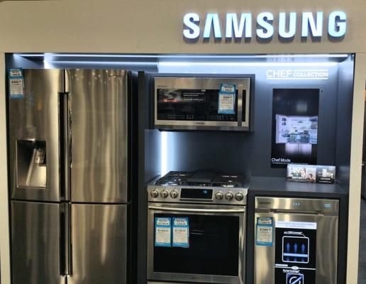 Come check out our Brand New Samsung Chef Collection Display. Excellent pricing and fast availability.Free Delivery  & Haul away