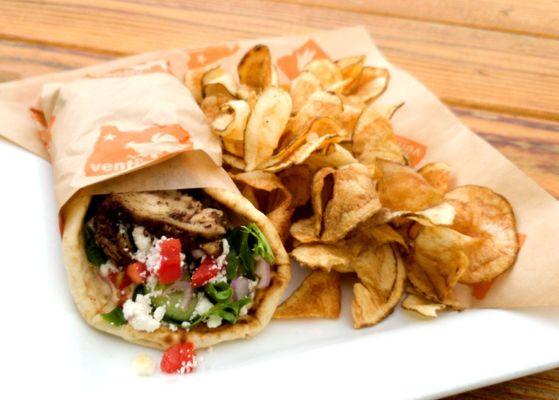 Moroccan chicken pita with truffle chips