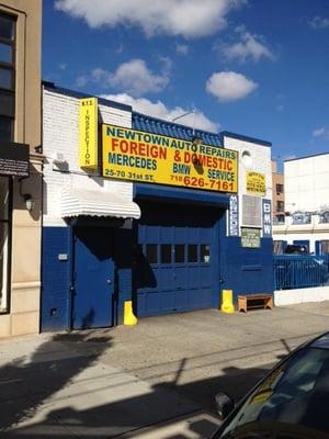 WAREHOUSE CURRENTLY USE AS AUTO SHOP GOOD FOR ANY BUSINESS OR DEVELOPMENT. 28 AVE AND 31 STR