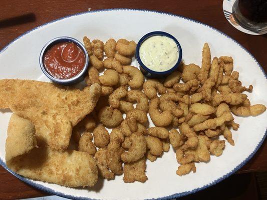 Sailor's Platter with Clam Strips substituted for the Shrimp Scampi