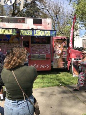 Daisy dessert truck