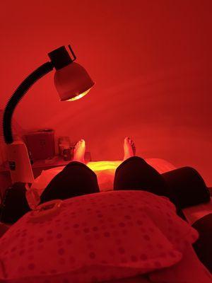 Very comfortable with Red light And heating pad .