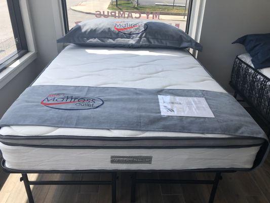 Weekender mattress. 10" pillow top mattress and comes in a box for easy manuvering.