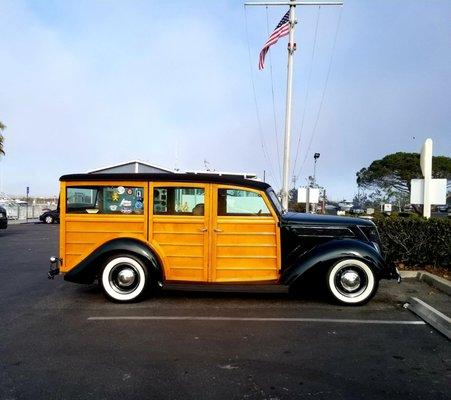 Classic Woody car @ the Sunset Aquatic Marina