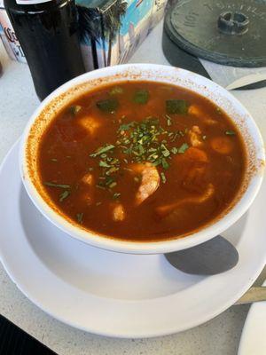 Caldo de Pescado y  Camaro