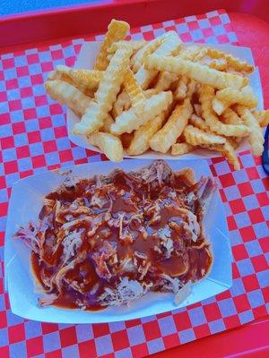 Pulled pork with fries