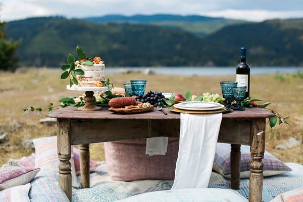 Columbia River Gorge Anniversary Shoot; Photo by Gina Neal Photography, Cake by Just a Dash Cakes, Poufs by Filling Spaces