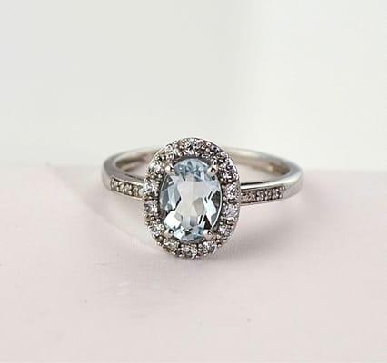 Aquamarine and diamonds set in 14k white gold