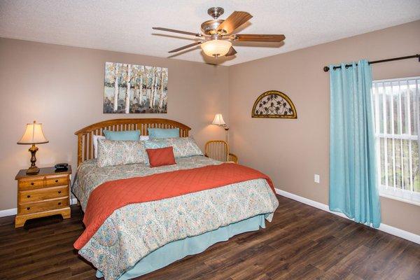 Whispering Pines 541:  3 Bedroom 3 Bath Top Vacation Condo in Pigeon Forge