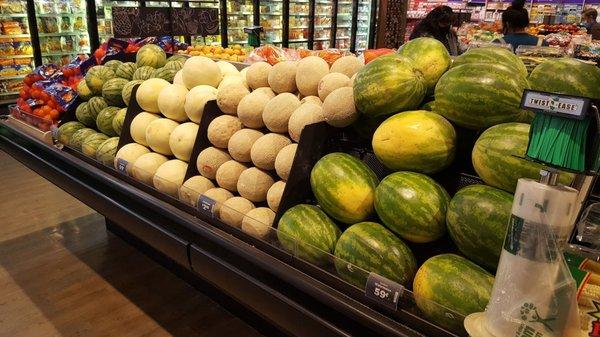 Everything looks so good and organized in the Produce Dept.