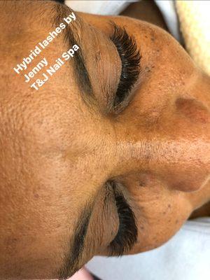 Hybrid lashes done by Jenny