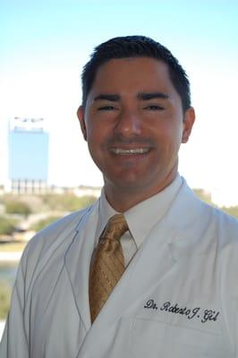 Dr. Roberto J. Gil, DMD