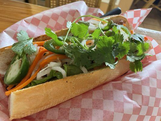 Chicken bahn mi