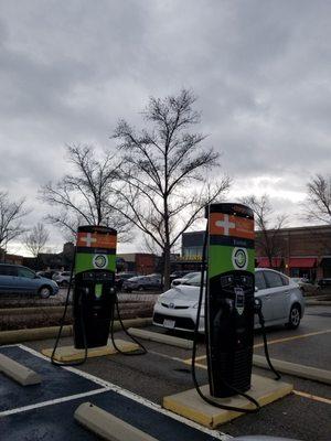 Easton Gateway's semi dependable fast chargers, 2 out 3 working atm