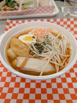 The famous seafood laksa!