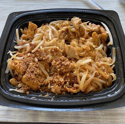 Pad Thai w/Chicken and Tofu Medium Spice