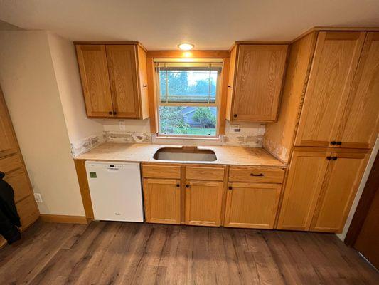 Countertop installation- 
 Lake oswego (Before)