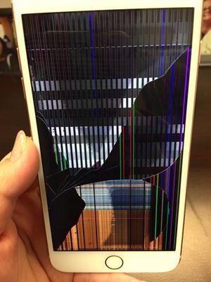 iPhone 8 with broken LCD screen - BEFORE