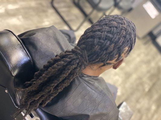 Loc retwist & style