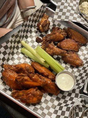 I usually don't like breaded wings but these were lightly breaded to point were the crispiness overshadowed the breading. 5/5