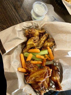 $11 CHICKEN WINGS (2 Flavors: Kenny & Kilroy) 10-Piece