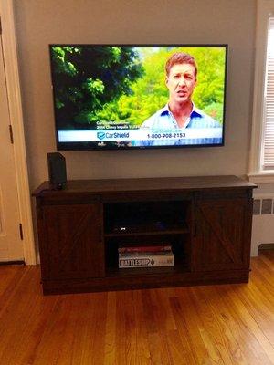 Mounted 55 inch, no wires.