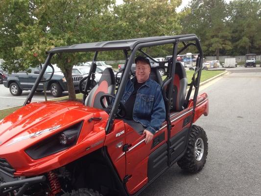 Todd picking up his new Kawasaki Teryx4.