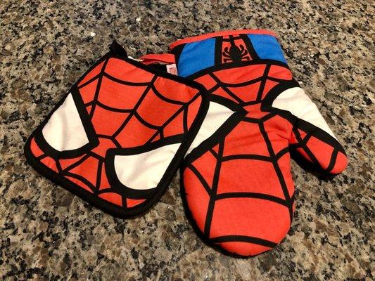 Marvel Oven Mitt and Potholder Set - Spider Man