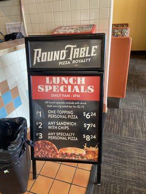 Falsely advertised lunch special.  No longer includes a side salad and is $9.48 even though the sign says otherwise