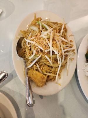 N7. Phad Thai Fusion with green curry