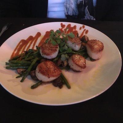 Seared scallops