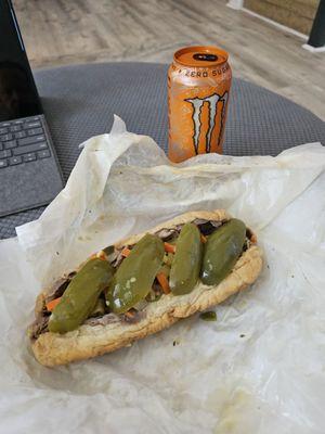 Italian Beef w/Hot Giardiniera, Sweet Peppers & Dipped