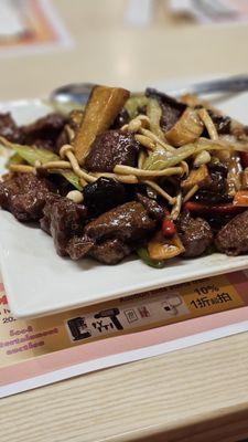 Filet Mignon Cubes with assorted Mushrooms