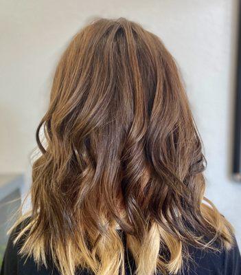 Peekaboo blonde by Elma!