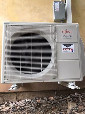 Wall-mounted ductless mini split condenser very quiet and he efficient