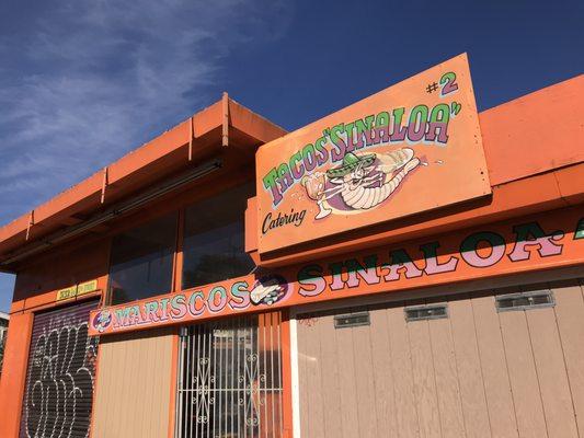 Exterior of Tacos Sinaloa in Oakland.