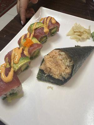 Yellowtail Hand Roll / Red Rose Roll