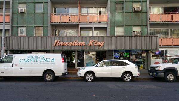 Hidden jewel of Waikiki, next to "Hawaiian King"
On the right side