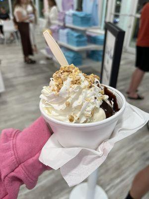 Chocolate chip cookie dough sundae