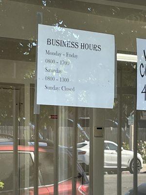 Unexpected sign about business hours.