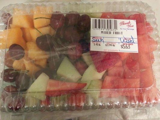 Look at this nice fresh fruit,  reasonably priced! Thanks Shop n Save!