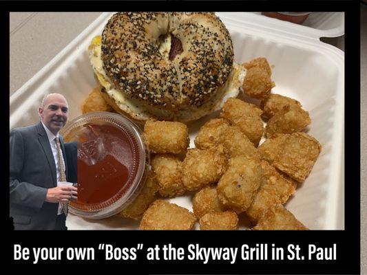 The "Boss" sandwich with tots