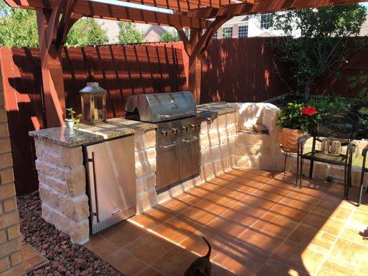 Outdoor kitchen