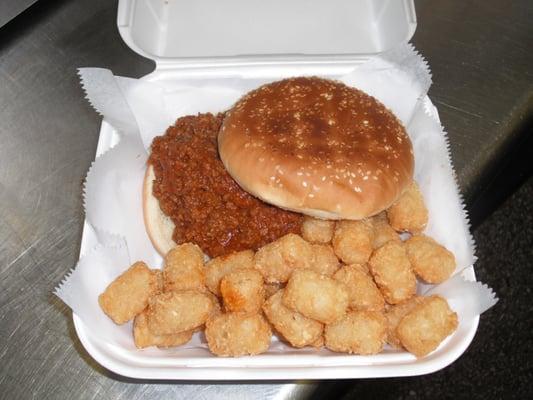 Sloppy Joe with tater tots