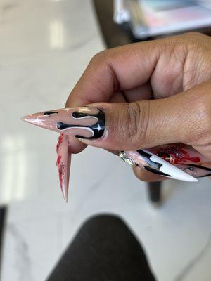 Once again , Jennifer never disappoints , came in with a 1 hand design and she freestyled the rest