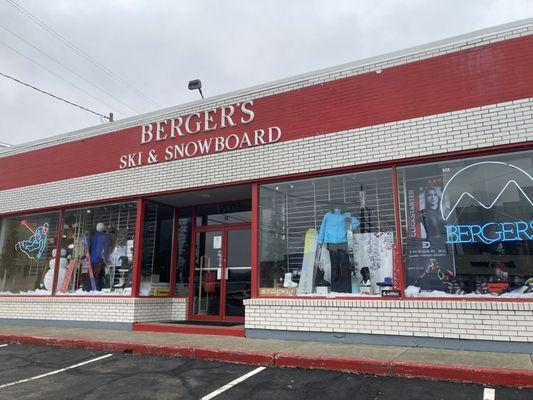 Berger's Ski & Snowboard