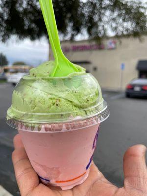 Small, pinenuts and pistachio ice cream