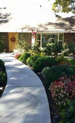 Hinds Hospice - Fresno
 Front walkway